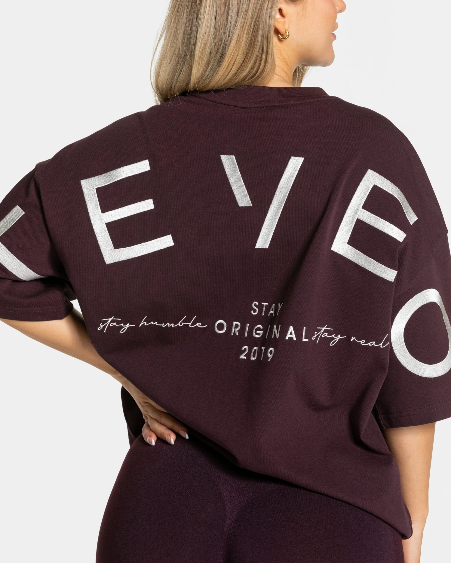 TEVEO Signature Oversized T-Shirt - Merlot 6 TEVEO Signature Oversized T-Shirt - Merlot – Bild 4
