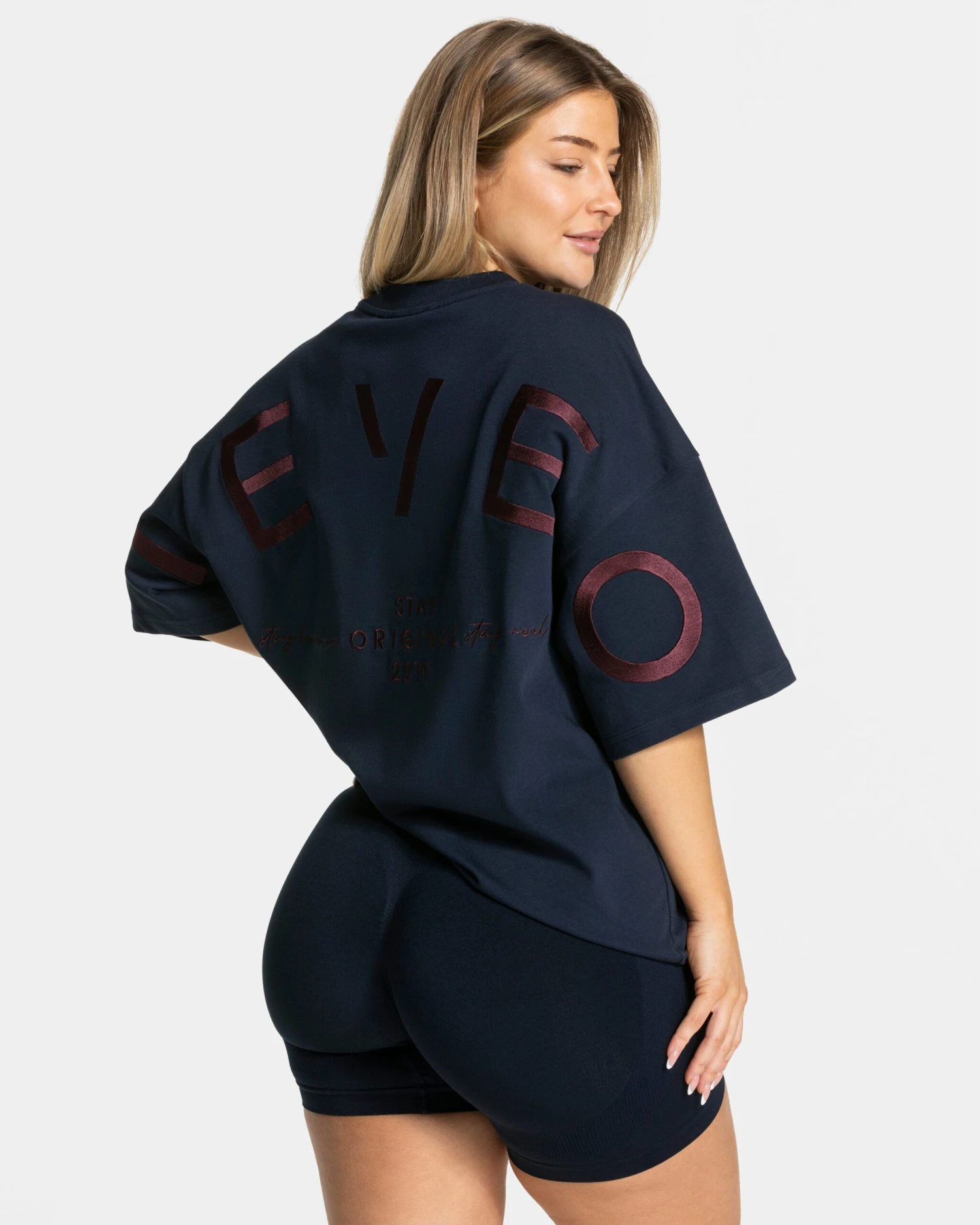 TEVEO Signature Oversized T-Shirt - Midnight 3 TEVEO Signature Oversized T-Shirt - Midnight