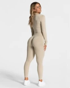 Figurbetonte Damen Sportjacke Sand | Elastische Trainingsjacke -Teveo Geschaft Statement Zip Jacke Sand 6364