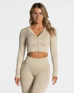 Figurbetonte Damen Sportjacke Sand | Elastische Trainingsjacke