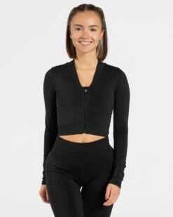 Figurbetonte Damen Sportjacke in Schwarz mit V-Ausschnitt