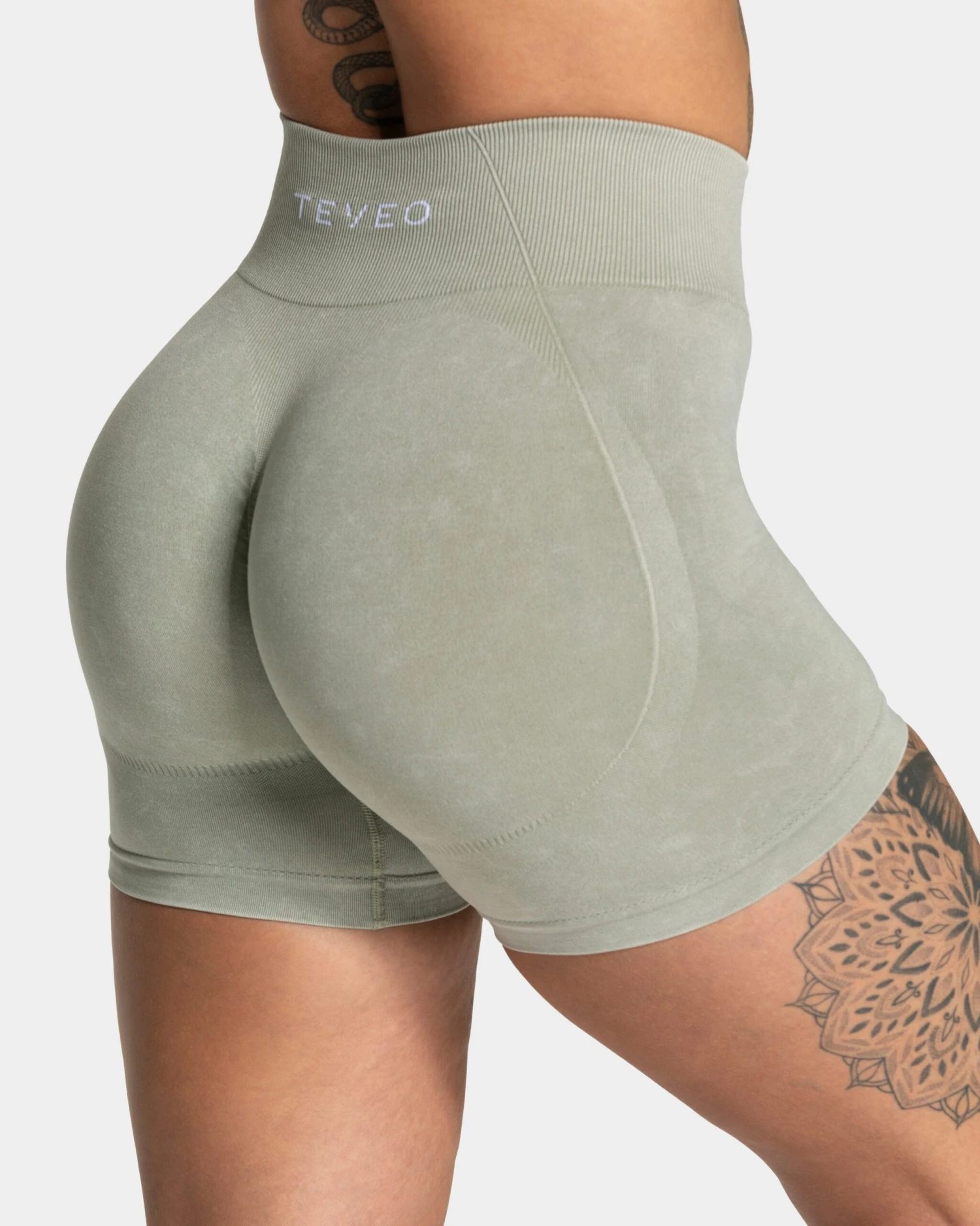 Acid Covert Scrunch Short "Salbei" 6 Acid Covert Scrunch Short "Salbei" – Bild 4