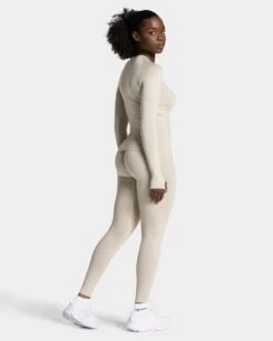 TEVEO Endorphin Longsleeve Damen "Latte" – Performance Running & Gym Shirt -Teveo Geschaft TEVEO Endorphin Leggings latte 1566