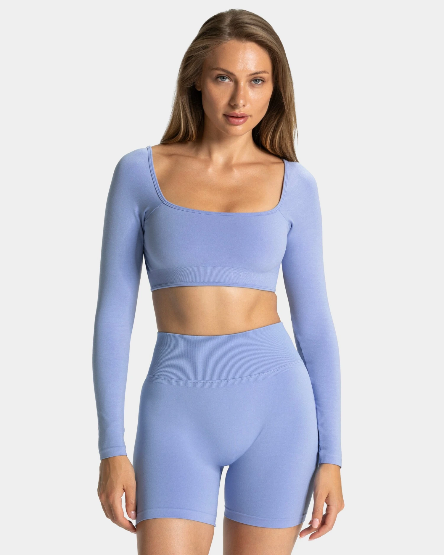 TEVEO Femme Backless Longsleeve Frozen – Cropped Sport-Oberteil mit Rückenausschnitt 3 TEVEO Femme Backless Longsleeve Frozen – Cropped Sport-Oberteil mit Rückenausschnitt