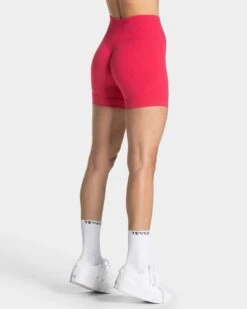 Femme Sculpt Scrunch Short "Berry"