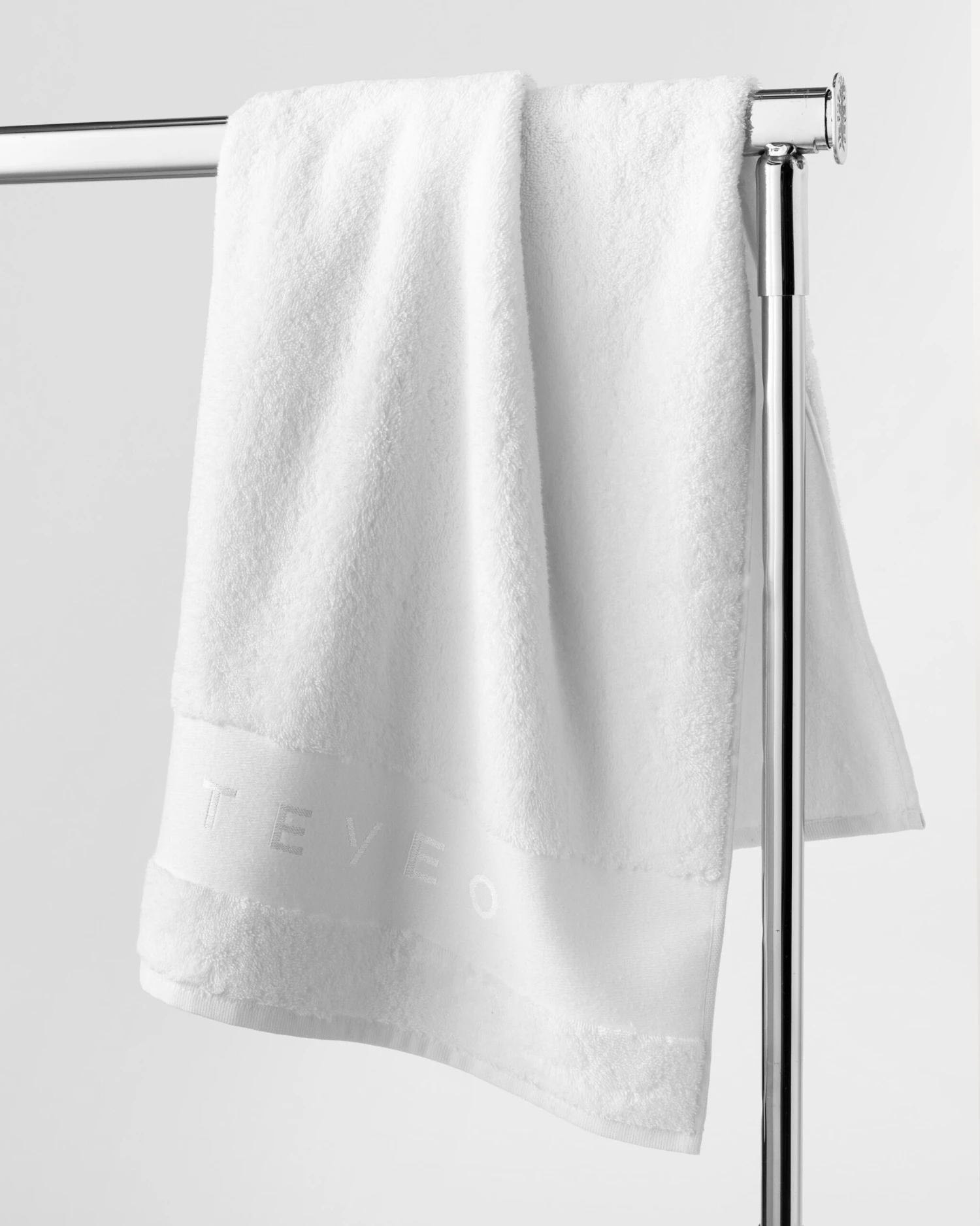 TEVEO Fitness-Handtuch "Weiß" 4 TEVEO Fitness-Handtuch "Weiß" – Bild 2