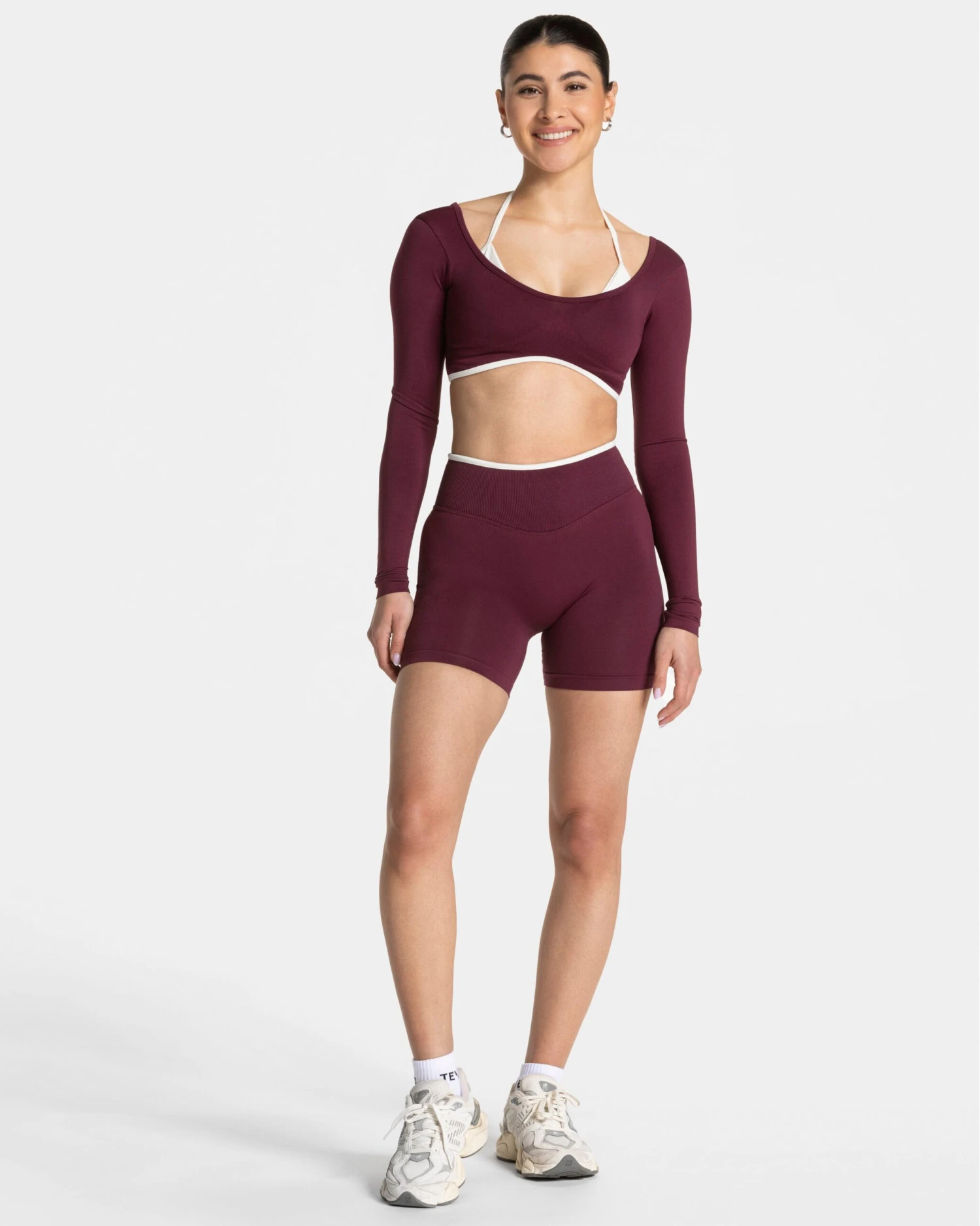 TEVEO Ignite Sculpt Scrunch Short - Pflaume 5 TEVEO Ignite Sculpt Scrunch Short - Pflaume – Bild 3