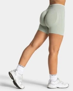 Ignite Sculpt Scrunch Short "Pistachio"