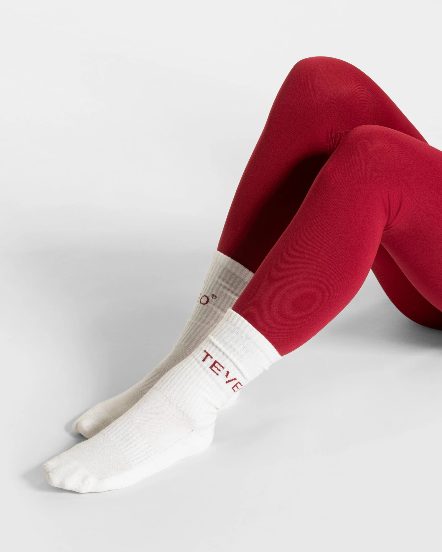 Ignite Off White Valentine Socken - 2er Pack Damen Sportsocken 4 Ignite Off White Valentine Socken - 2er Pack Damen Sportsocken – Bild 2