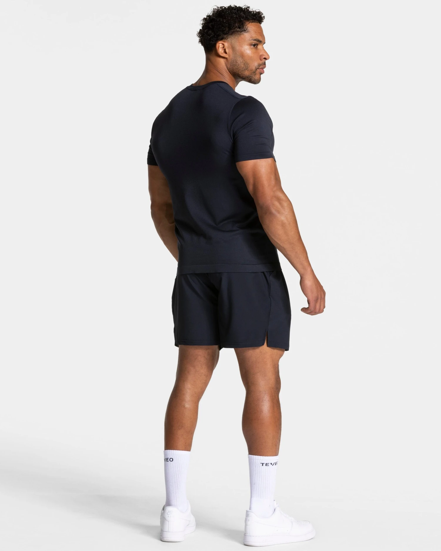 Pace Fitted T-Shirt Midnight - High-Performance Slim Fit Gym Top 7 Pace Fitted T-Shirt Midnight - High-Performance Slim Fit Gym Top – Bild 5