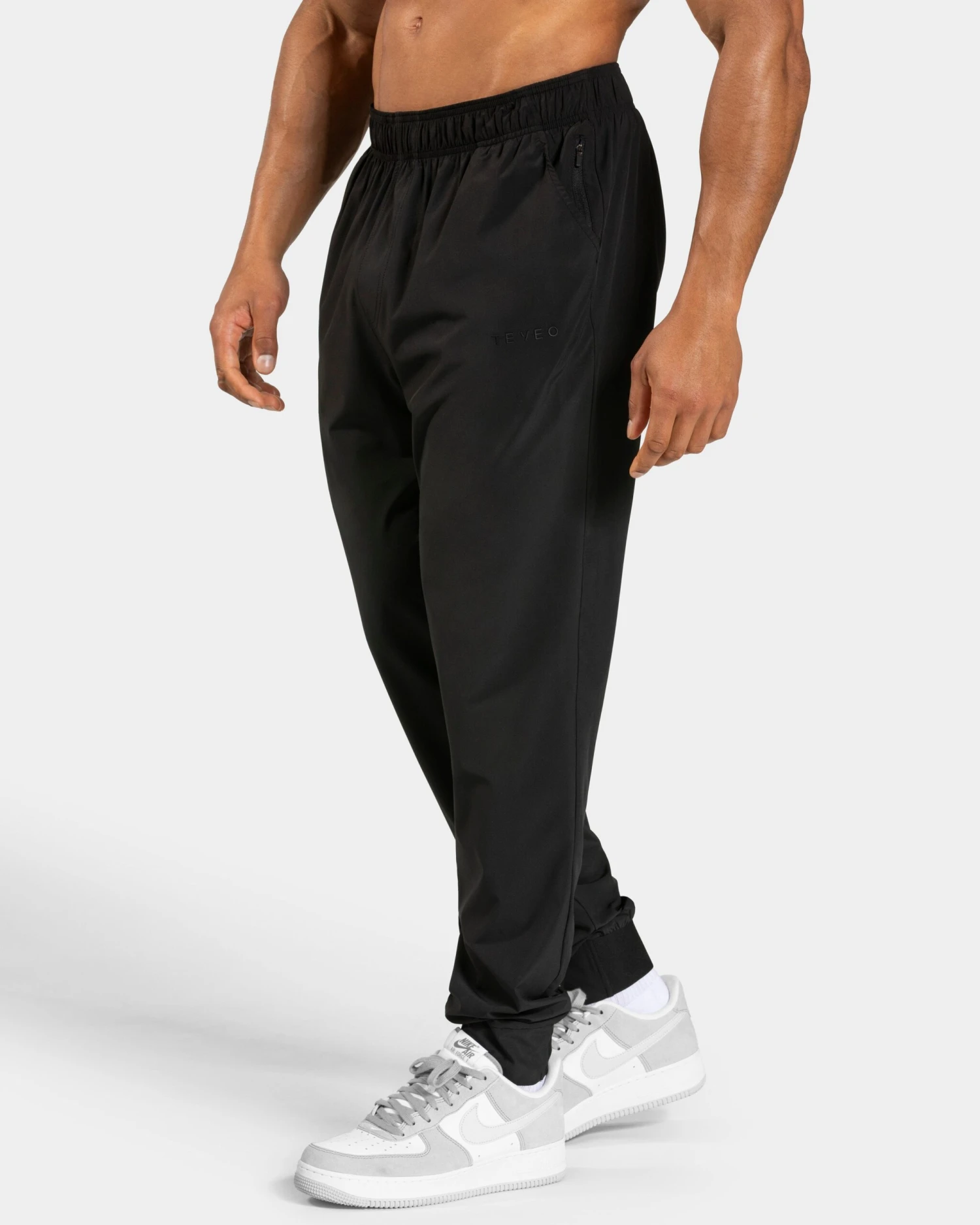 Pace Jogger Schwarz – Funktionale Slim Fit Trainingshose für Herren 3 Pace Jogger Schwarz – Funktionale Slim Fit Trainingshose für Herren