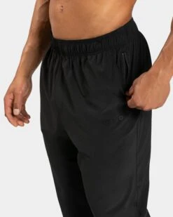 Pace Jogger Schwarz – Funktionale Slim Fit Trainingshose für Herren 10 Pace Jogger Schwarz – Funktionale Slim Fit Trainingshose für Herren -Teveo Geschaft TEVEO Pace Jogger schwarz 1244