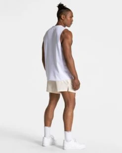 Pace 5 Inch Short Off White – Performance Trainingsshorts für Herren 11 Pace 5 Inch Short Off White – Performance Trainingsshorts für Herren -Teveo Geschaft TEVEO Pace Shorts 5inch OffWhite 2891