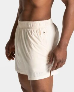 Pace 5 Inch Short Off White – Performance Trainingsshorts für Herren 10 Pace 5 Inch Short Off White – Performance Trainingsshorts für Herren -Teveo Geschaft TEVEO Pace Shorts 5inch OffWhite 2963