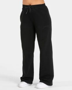 RI’VAIV Straight Leg Jogger "Schwarz"