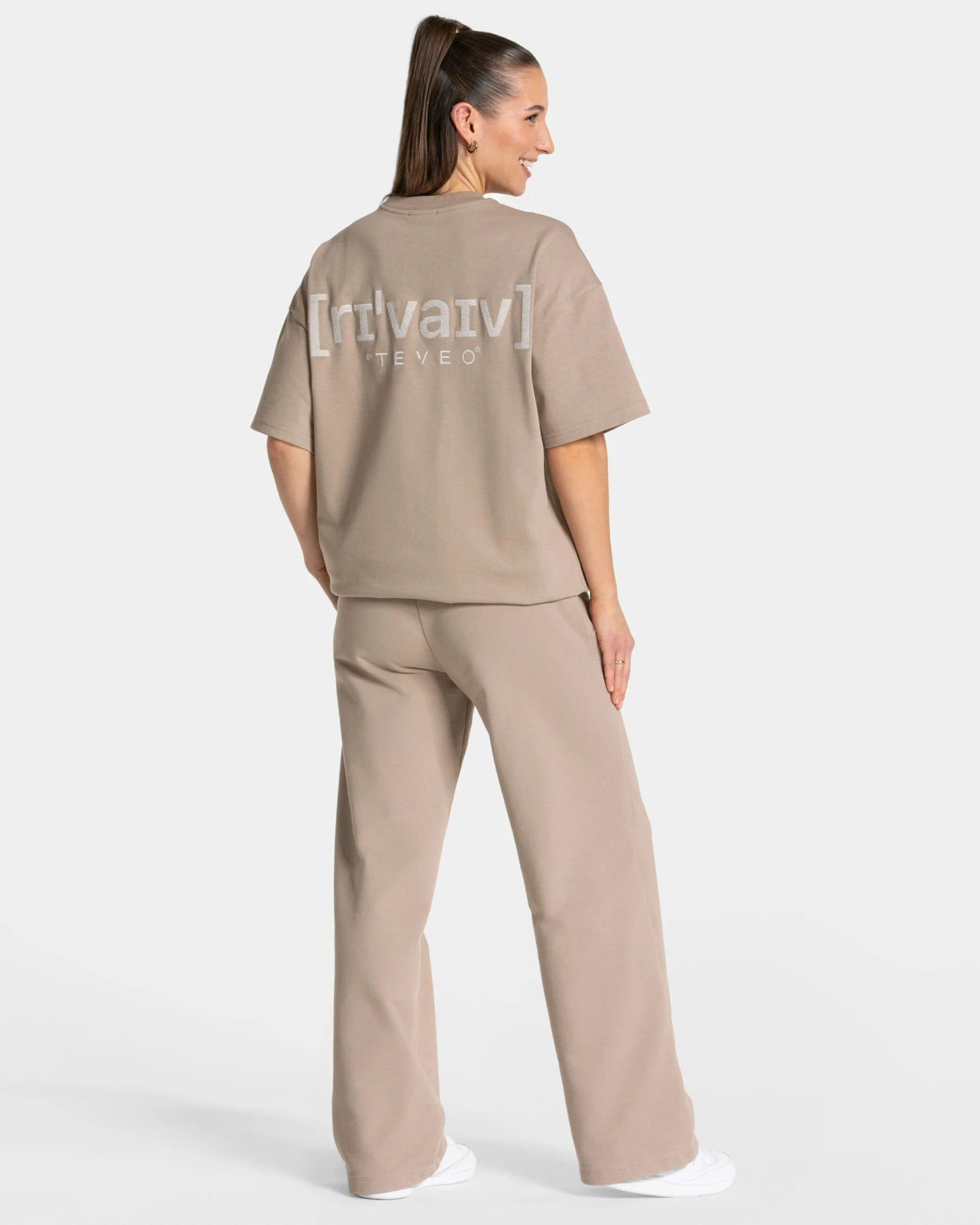 RI’VAIV Oversized T-Shirt Taupe - Premium 280 GSM Heavy Cotton 7 RI’VAIV Oversized T-Shirt Taupe - Premium 280 GSM Heavy Cotton – Bild 5