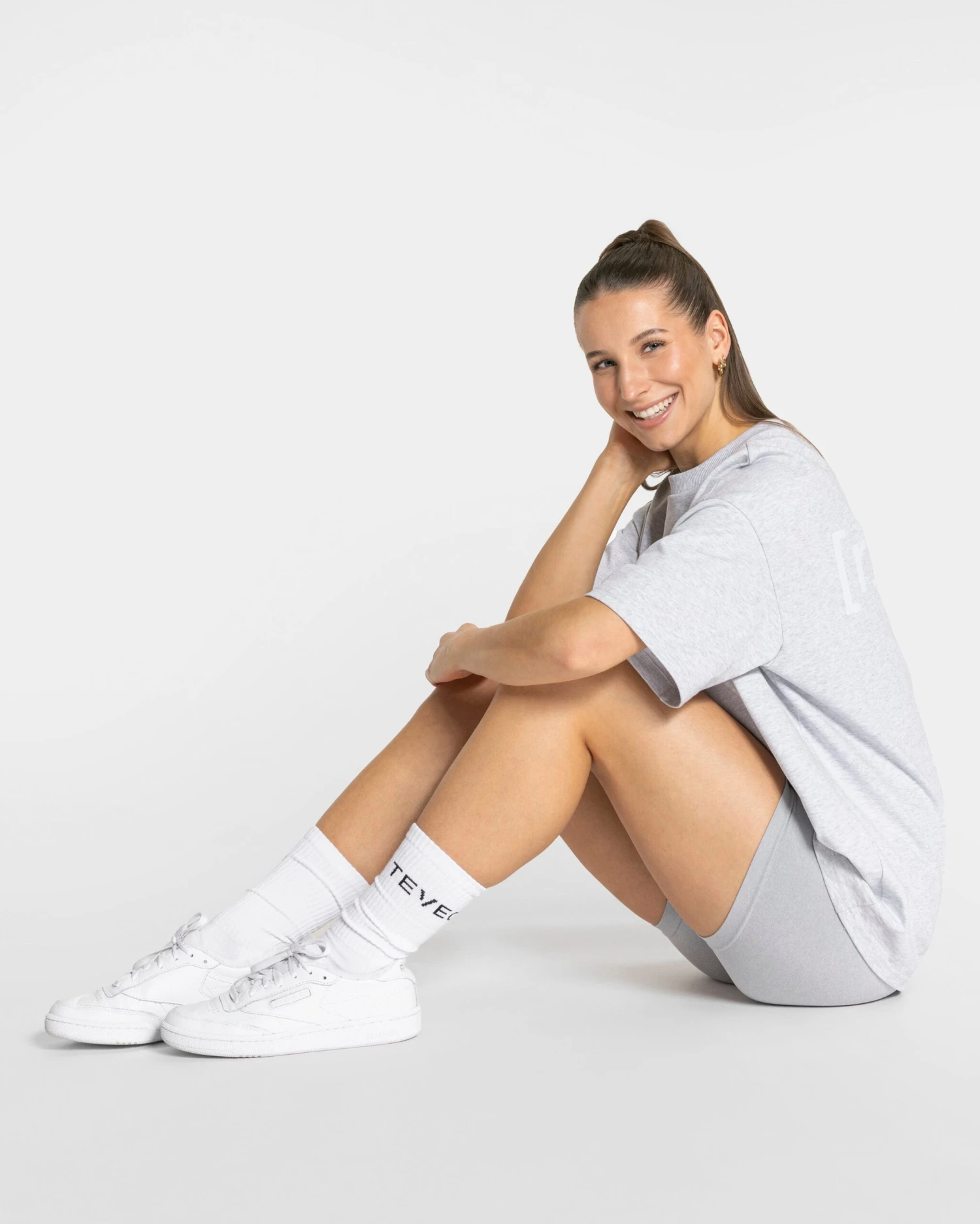 RI’VAIV Socken Weiß - Komfortable Crew Socks im 2er-Pack 4 RI’VAIV Socken Weiß - Komfortable Crew Socks im 2er-Pack – Bild 2