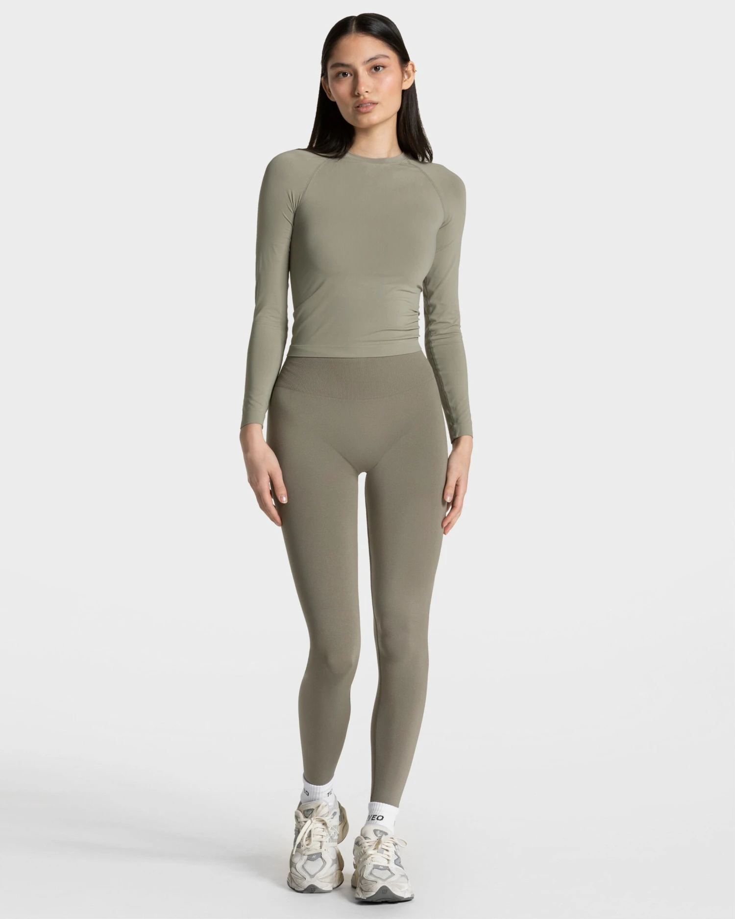 Timeless Pro Longsleeve Khaki – Premium Seamless Damen Oberteil 5 Timeless Pro Longsleeve Khaki – Premium Seamless Damen Oberteil – Bild 3