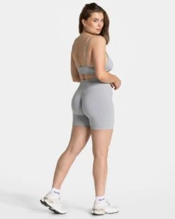 Timeless Pro Sport BH Hellgrau – Komfort & Medium Support 11 Timeless Pro Sport BH Hellgrau – Komfort & Medium Support -Teveo Geschaft TEVEO Timeless Pro Covert Scrunch Short Hellg 7120