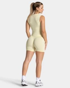 Timeless Pro Covert Scrunch Short "Butter Yellow" -Teveo Geschaft TEVEO Timeless Pro Covert Scrunch Shorts Butter yellow 3770