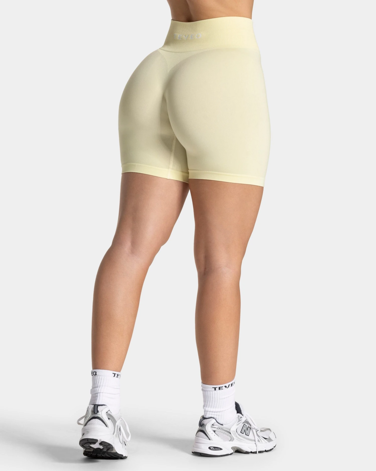 Timeless Pro Short "Butter Yellow" 3 Timeless Pro Short "Butter Yellow"