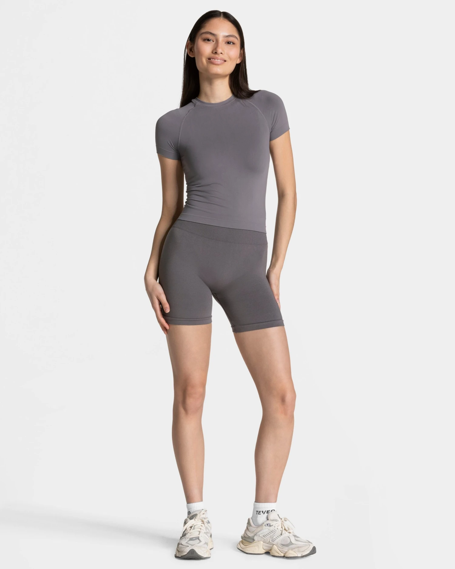 Seamless Damen Sport T-Shirt Graphit - Atmungsaktiv & Dehnbar 5 Seamless Damen Sport T-Shirt Graphit - Atmungsaktiv & Dehnbar – Bild 3
