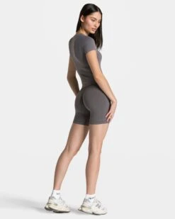 Seamless Damen Sport T-Shirt Graphit - Atmungsaktiv & Dehnbar 11 Seamless Damen Sport T-Shirt Graphit - Atmungsaktiv & Dehnbar -Teveo Geschaft TEVEO Timeless Pro T shirt Graphit 8867