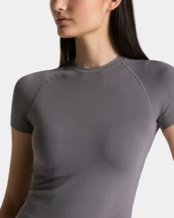 Seamless Damen Sport T-Shirt Graphit - Atmungsaktiv & Dehnbar 10 Seamless Damen Sport T-Shirt Graphit - Atmungsaktiv & Dehnbar -Teveo Geschaft TEVEO Timeless Pro T shirt Graphit 8886