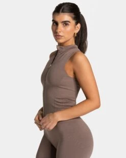 Timeless Pro Zip Tank Top Mokka – Shaping Fitness Weste mit Stehkragen