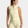 Timeless Pro Zip Tank 'Butter Yellow' – Formgebendes Sport-Oberteil mit Stehkragen 1 Timeless Pro Zip Tank 'Butter Yellow' – Formgebendes Sport-Oberteil mit Stehkragen -Teveo Geschaft TEVEO Timeless Pro Zip TankButter yellow 4452
