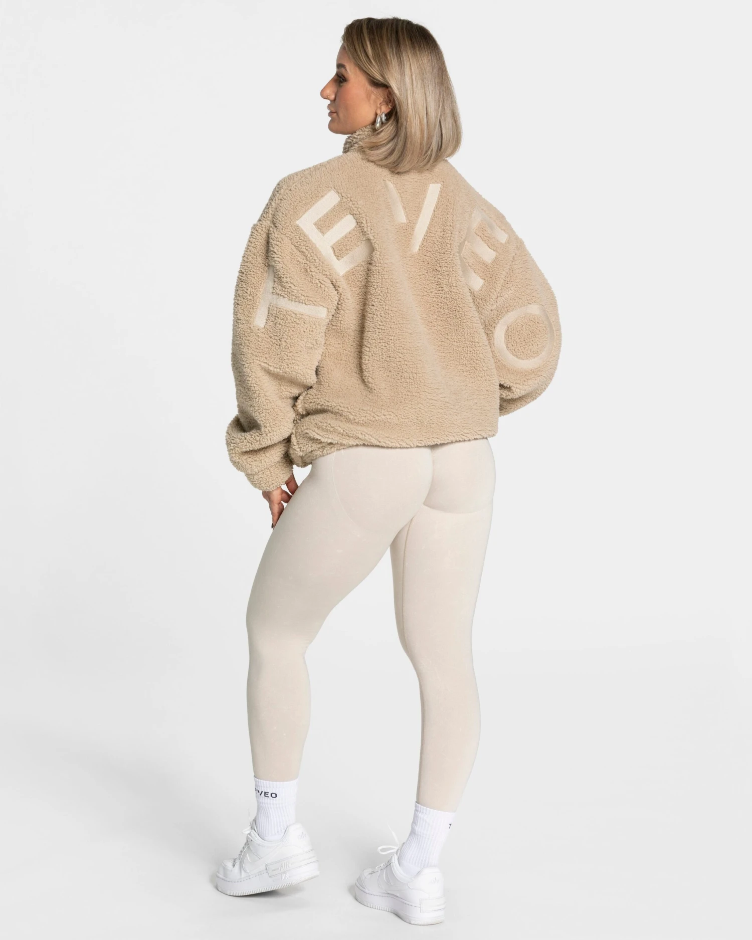 TEVEO Teddy Jacke Peanut – Kuscheliger Komfort & Stylischer Look 7 TEVEO Teddy Jacke Peanut – Kuscheliger Komfort & Stylischer Look – Bild 5