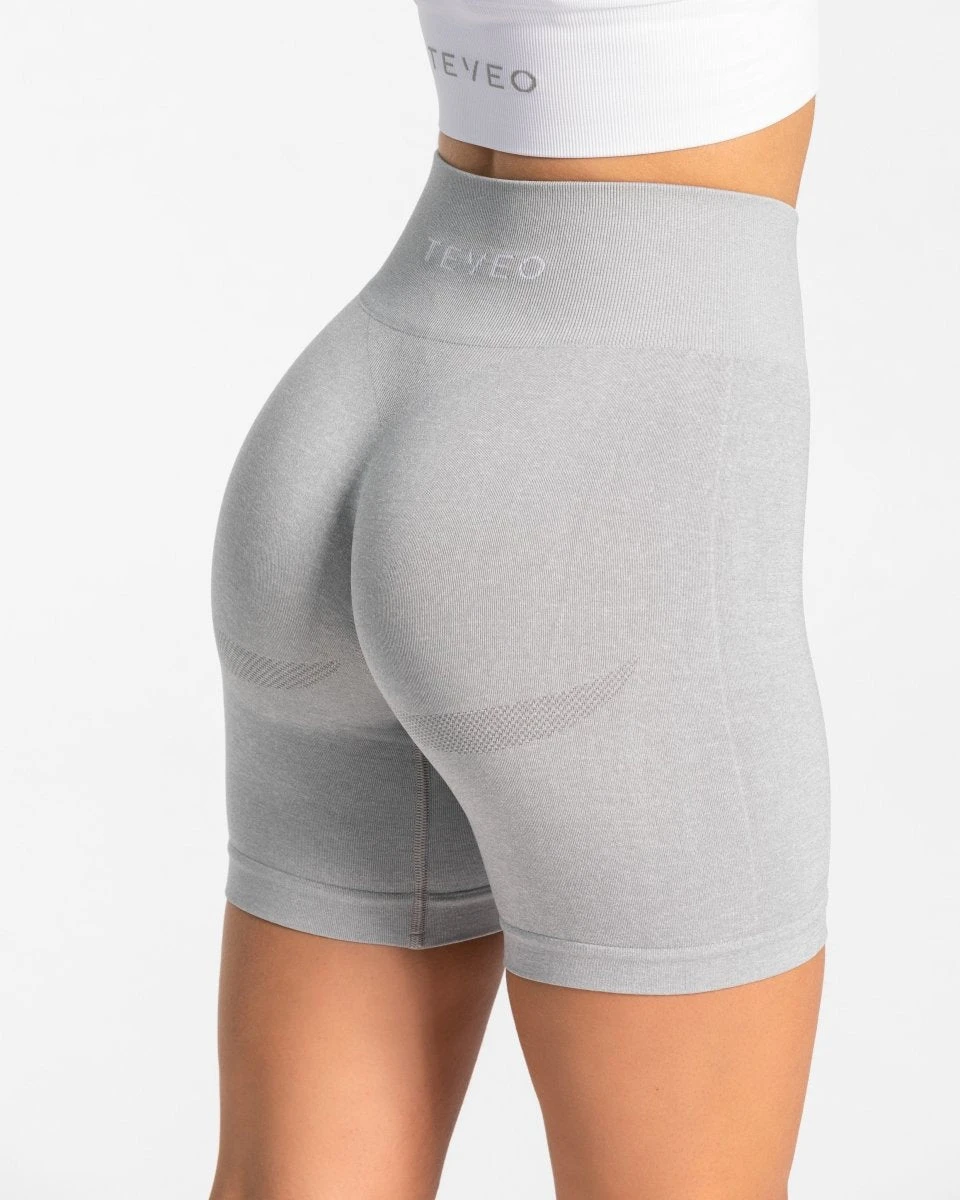 Damen Seamless Fitness Shorts in Hellgrau – High Waist & Booty Contour 6 Damen Seamless Fitness Shorts in Hellgrau – High Waist & Booty Contour – Bild 4