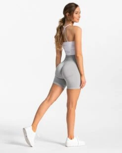 Damen Seamless Fitness Shorts in Hellgrau – High Waist & Booty Contour 9 Damen Seamless Fitness Shorts in Hellgrau – High Waist & Booty Contour -Teveo Geschaft classy seamless shorts hellgrau 520262
