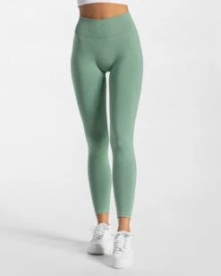 Timeless Scrunch Leggings Salbei – Figurformende Damen Sport-Tights