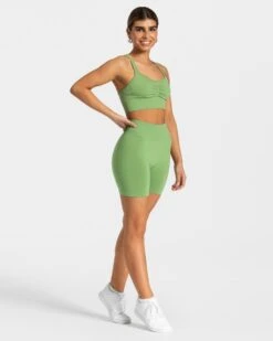 Timeless Scrunch Short "Olive" 9 Timeless Scrunch Short "Olive" -Teveo Geschaft timeless scrunch short olive 255688