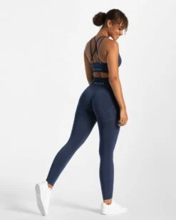 True Seamless Sport-BH "Dunkelblau" mit Cross-Back-Design 9 True Seamless Sport-BH "Dunkelblau" mit Cross-Back-Design -Teveo Geschaft true seamless bh dunkelblau 503947