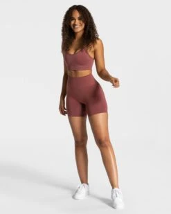 High Waist Sport Shorts mit Booty-Push-Effekt in Beere -Teveo Geschaft true seamless short beere 828172